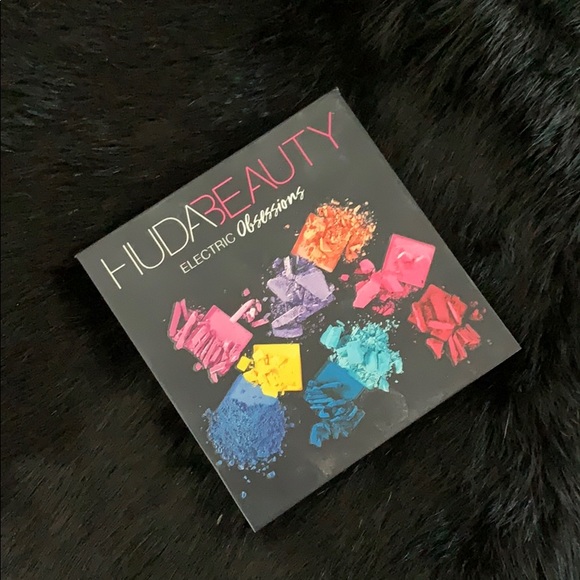 HUDA BEAUTY Other - Huda “Electric Obsessions” palette